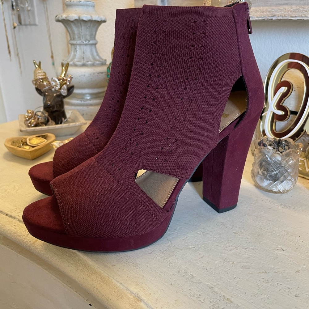 Report Burgundy Microfiber & Suede Open Toe Heel Booties Shoes Size 9